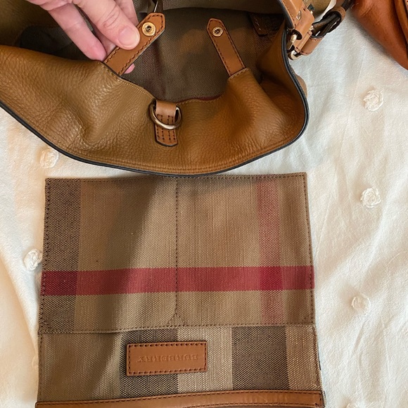 Burberry bag w/dustbag - Picture 3 of 16